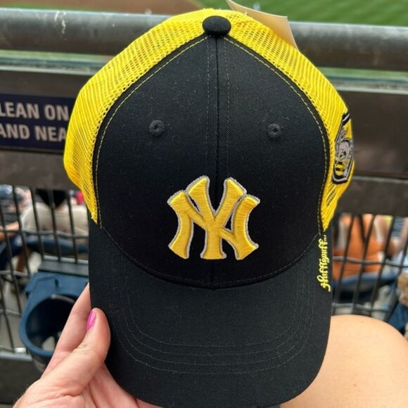 COPY - New with tags Yankees Harry Potter SnapBack Trucker Hat Yellow Huffflepu… - Picture 1 of 4